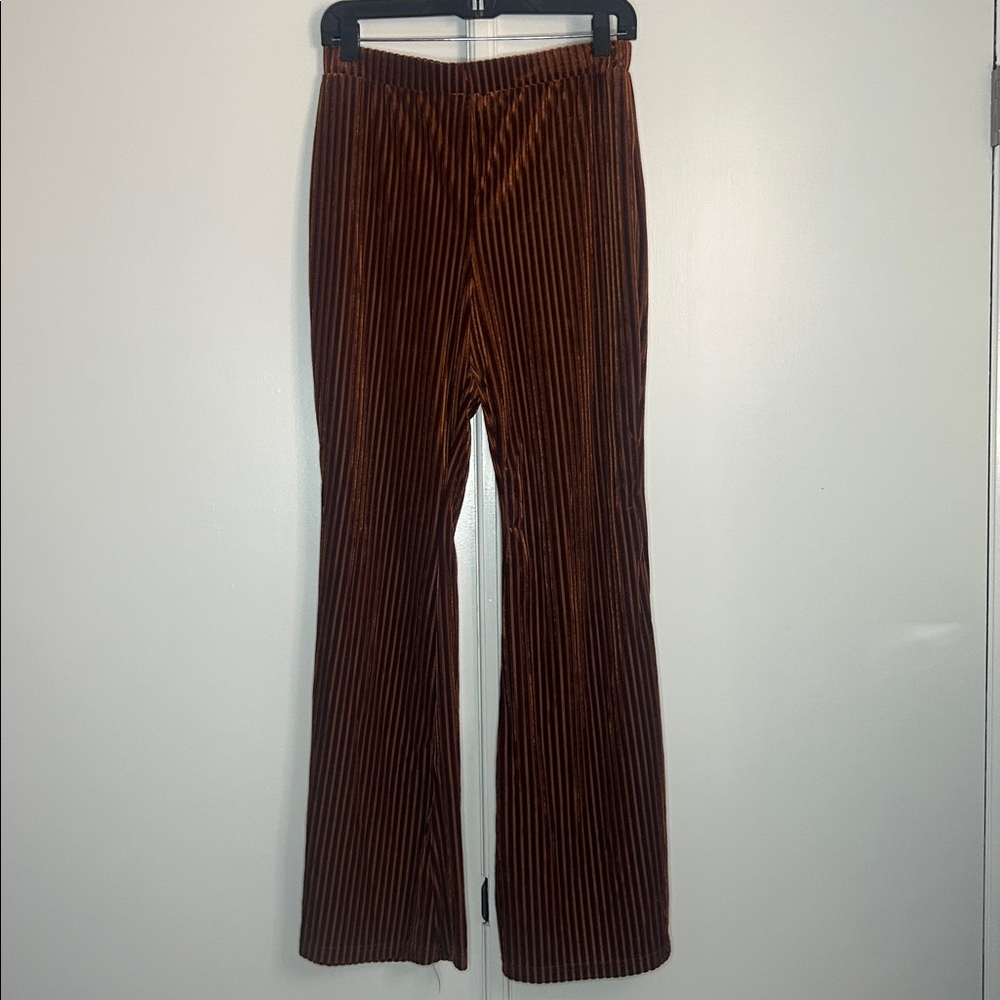 Velvet Ribbed Flared Pants - Picture 3 of 9